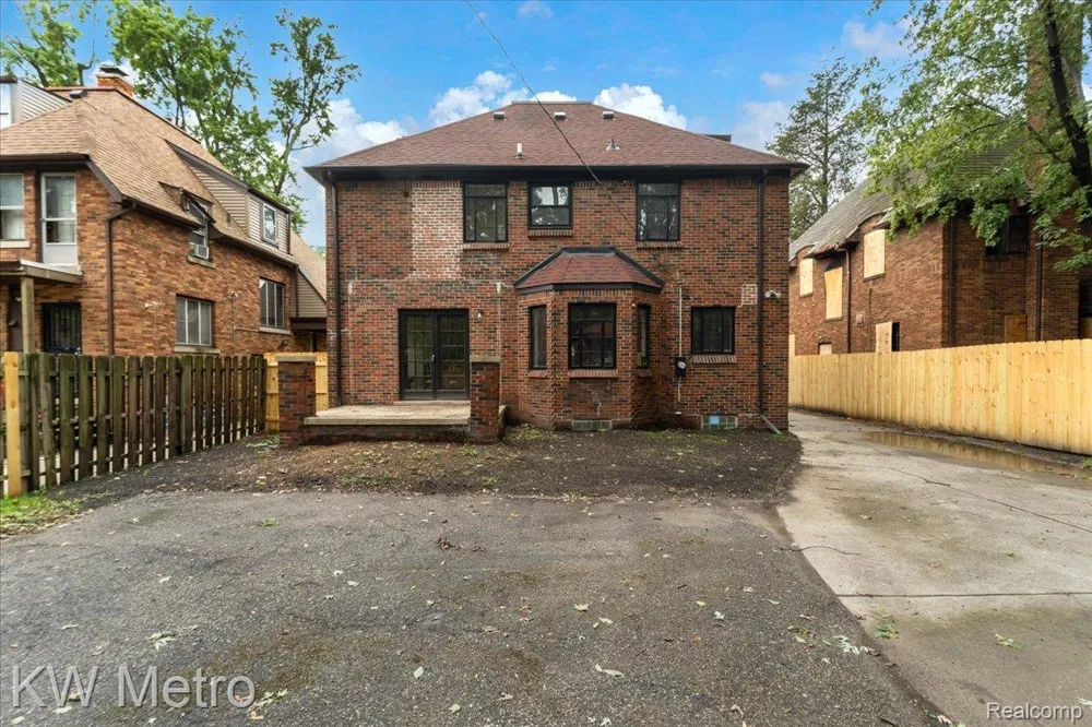 19022 Wildemere Street Detroit City, MI 48221