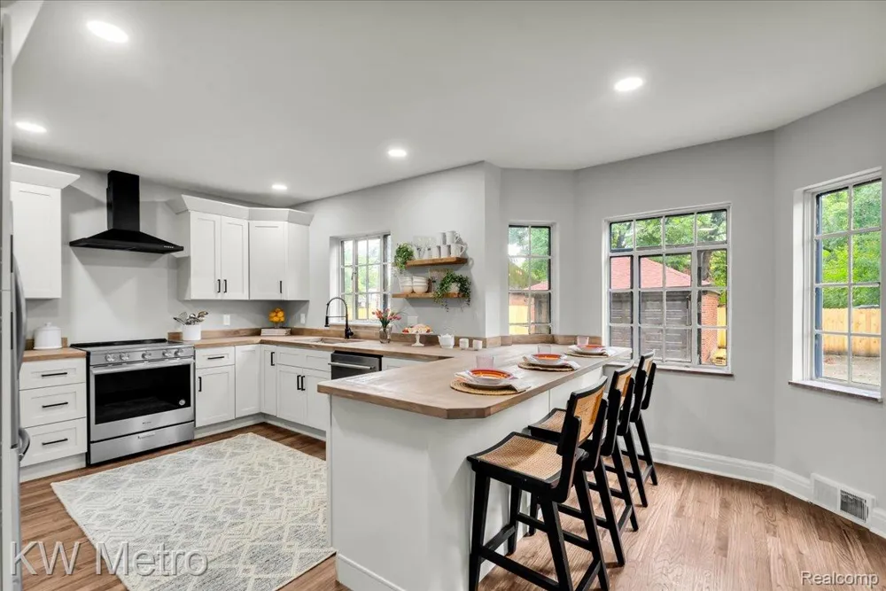 19022 Wildemere Street Detroit City, MI 48221