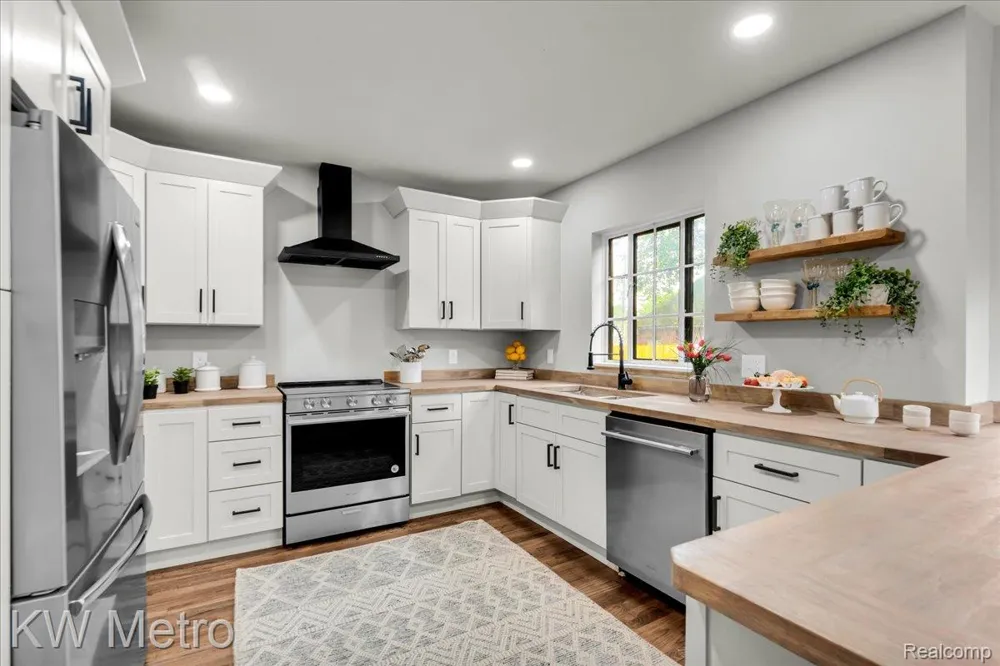 19022 Wildemere Street Detroit City, MI 48221