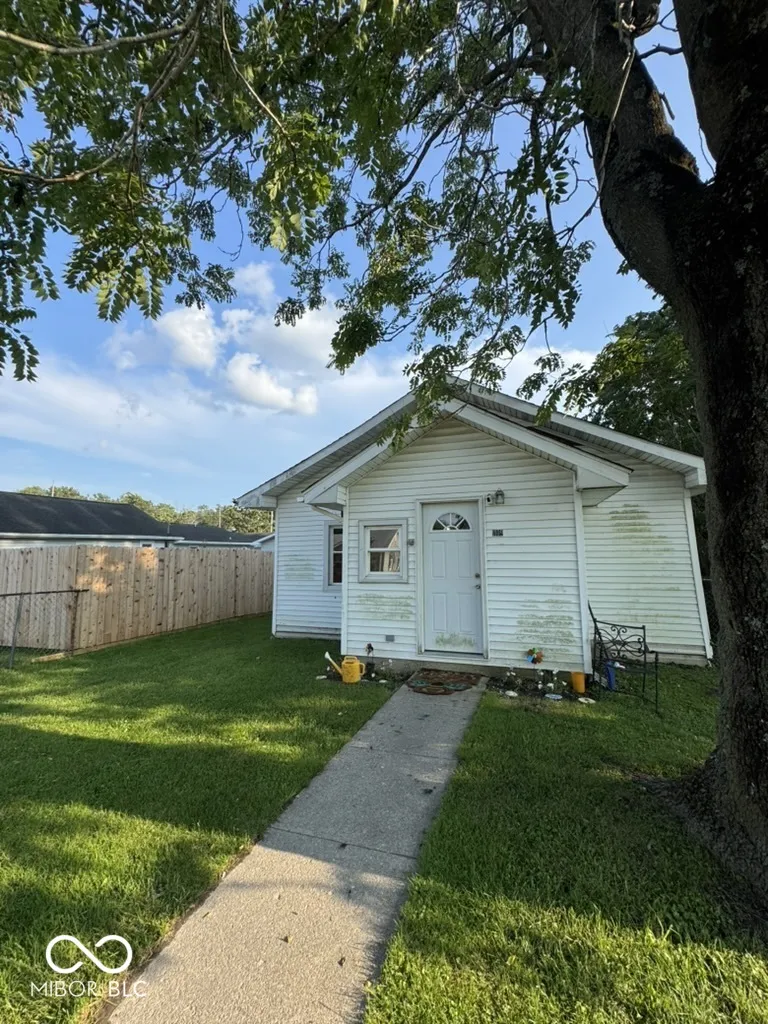 1109 W 17th Muncie, IN 47302