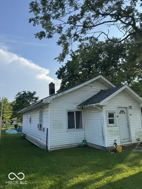 1109 W 17th