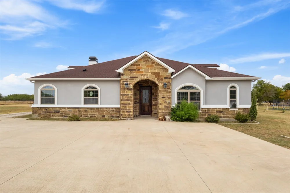 7719 County Road 272 Terrell, TX 75160