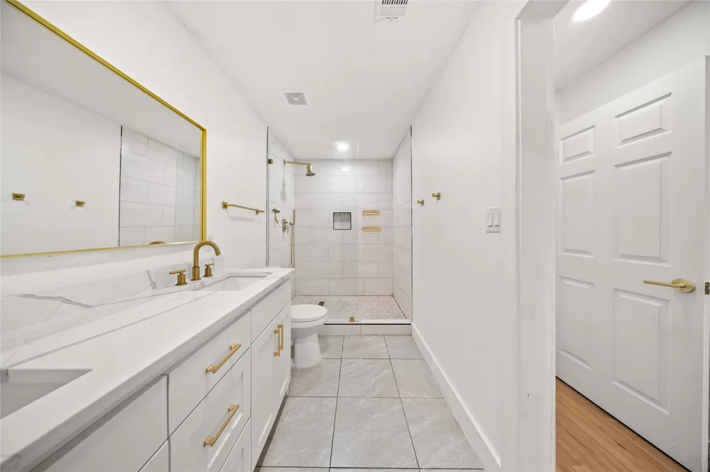 2431 Gross Road Dallas, TX 75228