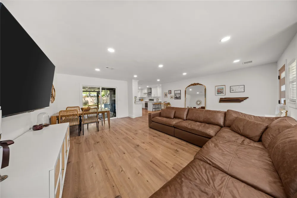 2431 Gross Road Dallas, TX 75228