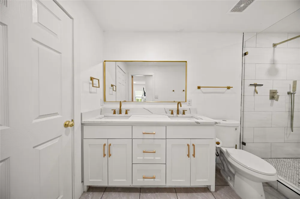 2431 Gross Road Dallas, TX 75228