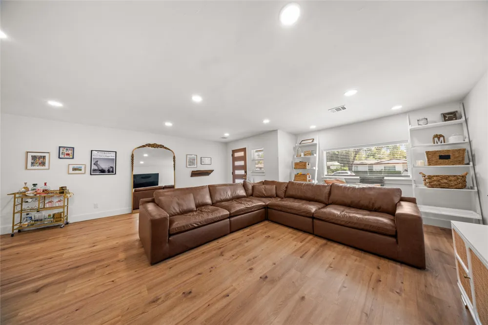 2431 Gross Road Dallas, TX 75228