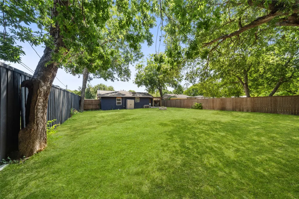 2431 Gross Road Dallas, TX 75228