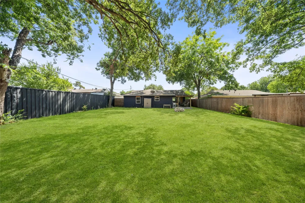 2431 Gross Road Dallas, TX 75228