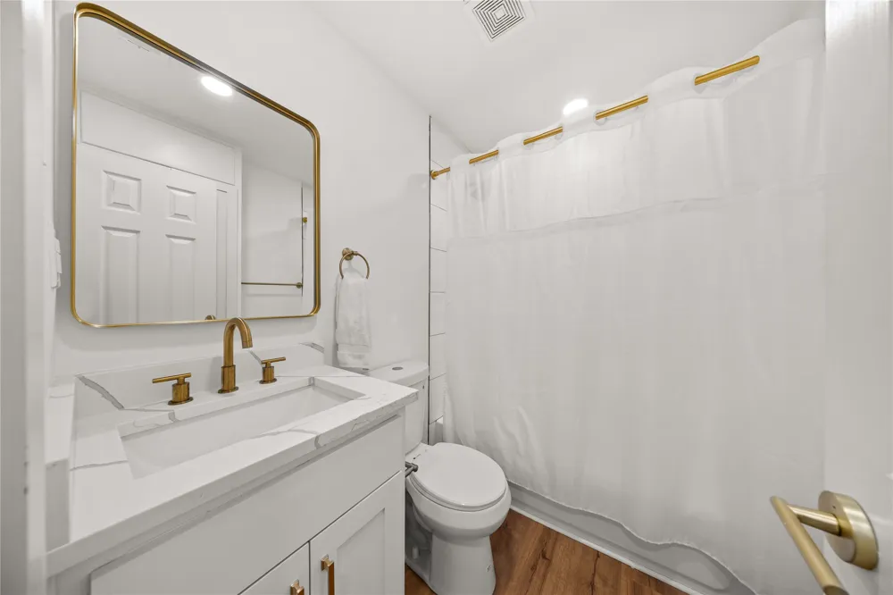 2431 Gross Road Dallas, TX 75228