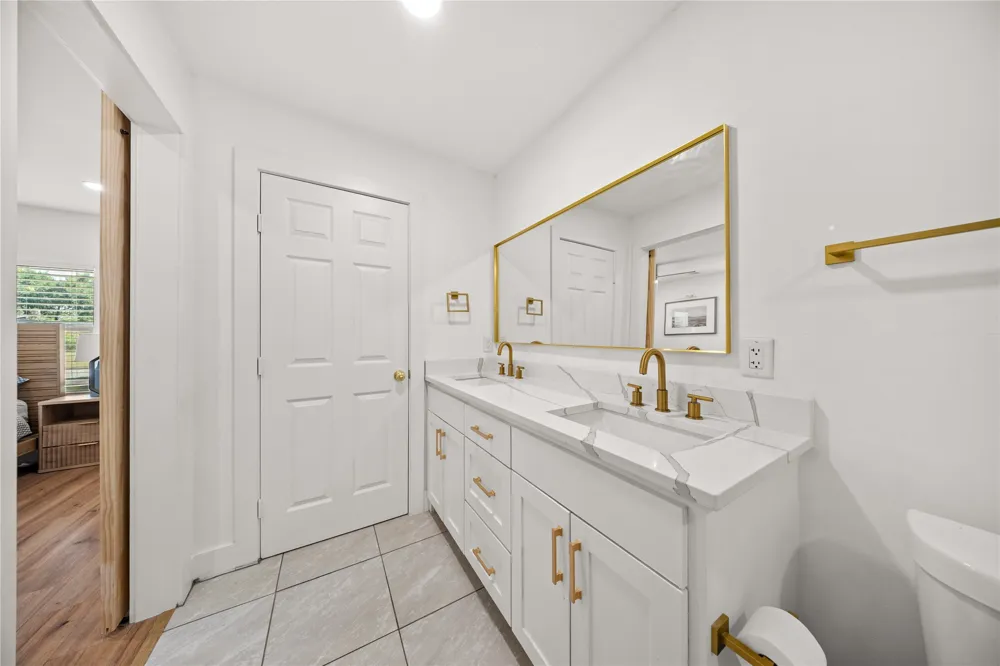2431 Gross Road Dallas, TX 75228