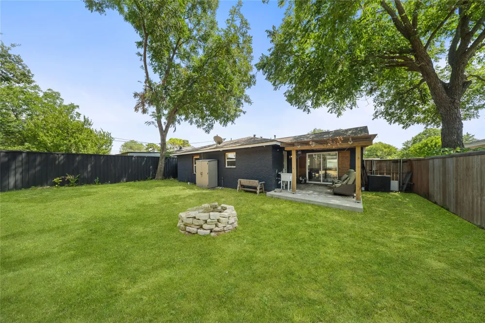 2431 Gross Road Dallas, TX 75228
