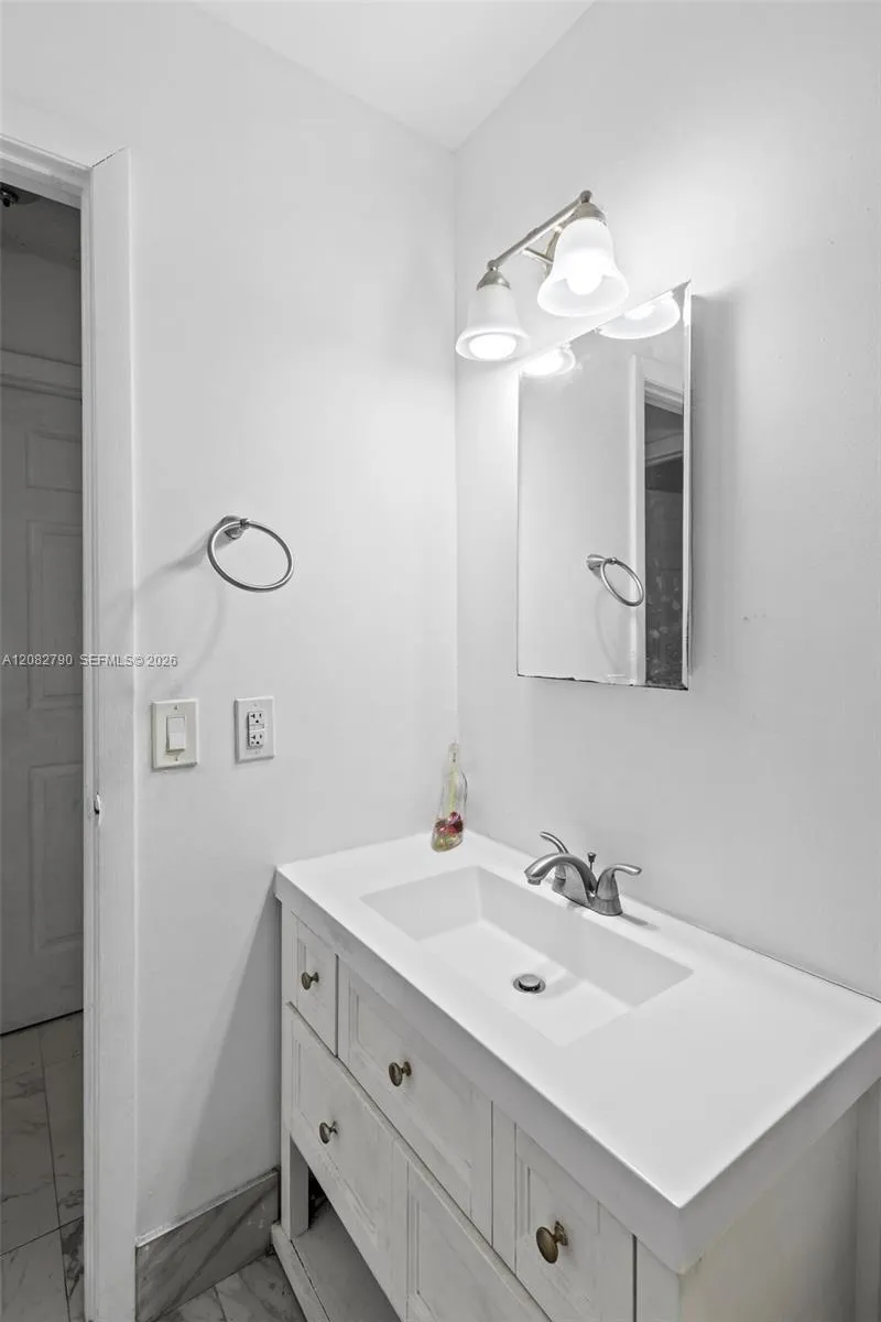 15724 SW 304th Ter Homestead, FL 33033