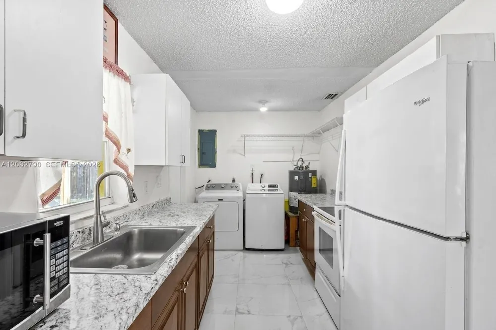 15724 SW 304th Ter Homestead, FL 33033