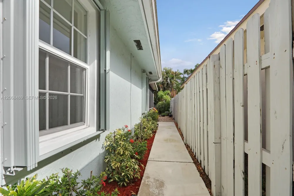 157 Sims Creek Ln Jupiter, FL 33458