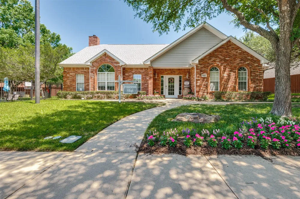1004 Bridges Drive Arlington, TX 76012
