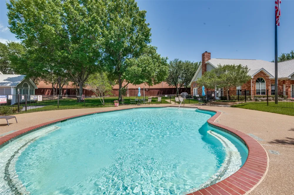 1004 Bridges Drive Arlington, TX 76012