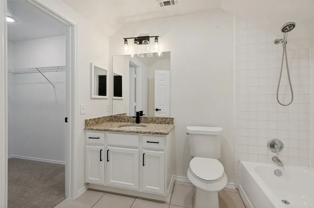 1004 Bridges Drive Arlington, TX 76012