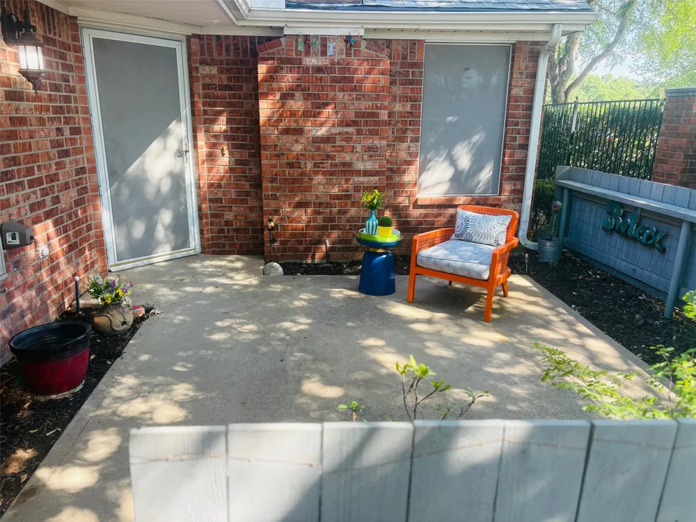 1004 Bridges Drive Arlington, TX 76012