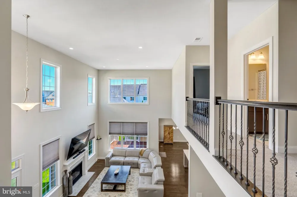 23311 SILCOTT WOODS TERRACE Ashburn, VA 20148