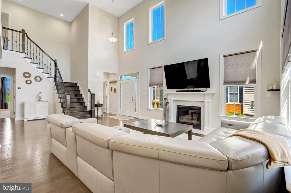 23311 SILCOTT WOODS TERRACE Ashburn, VA 20148