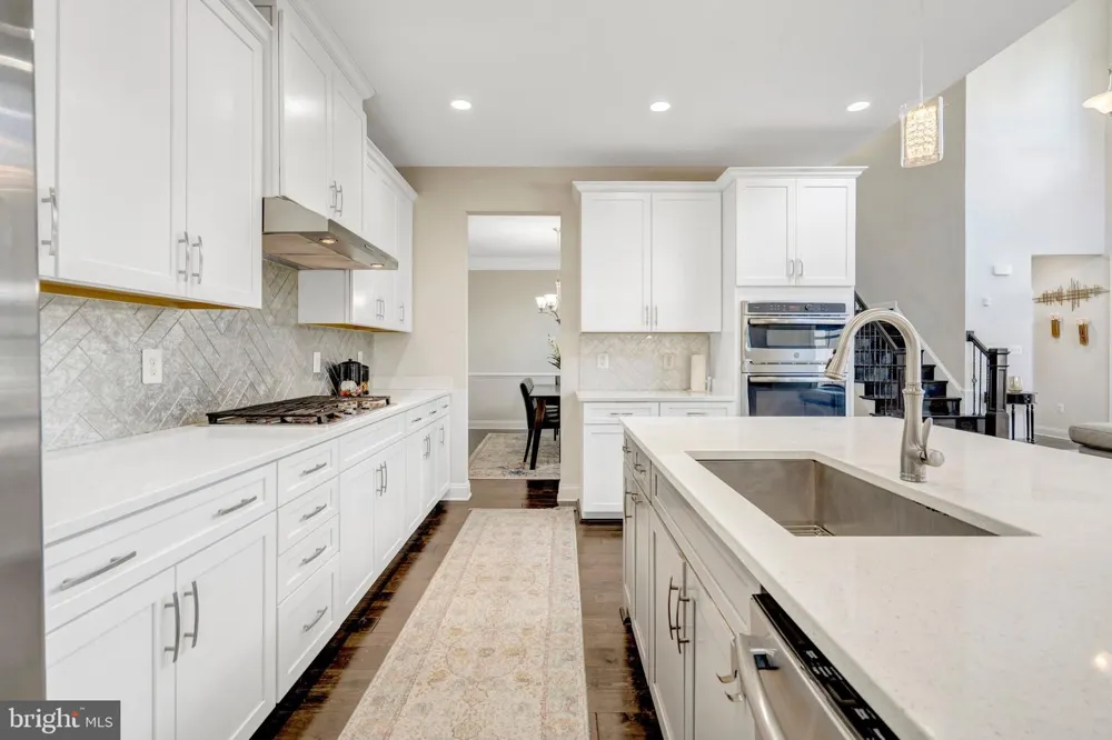 23311 SILCOTT WOODS TERRACE Ashburn, VA 20148