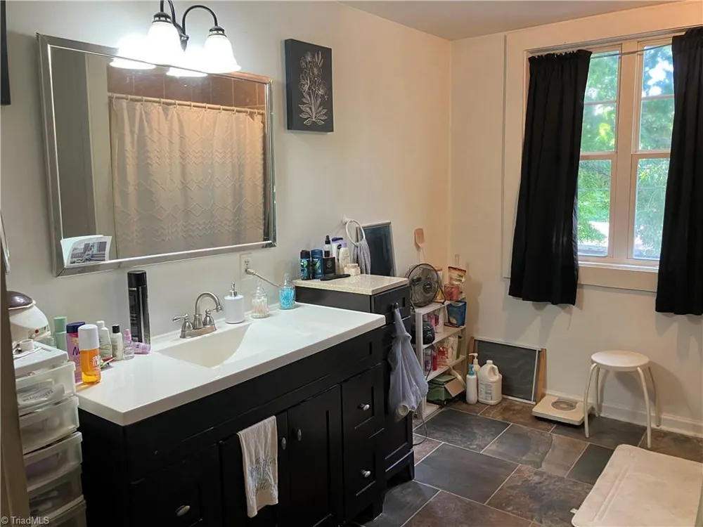 1016 Sanders Shelton Road Westfield, NC 27053