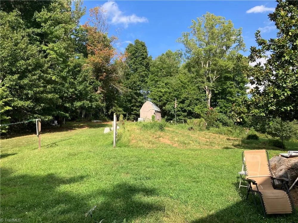 1016 Sanders Shelton Road Westfield, NC 27053