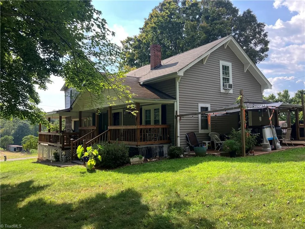 1016 Sanders Shelton Road Westfield, NC 27053