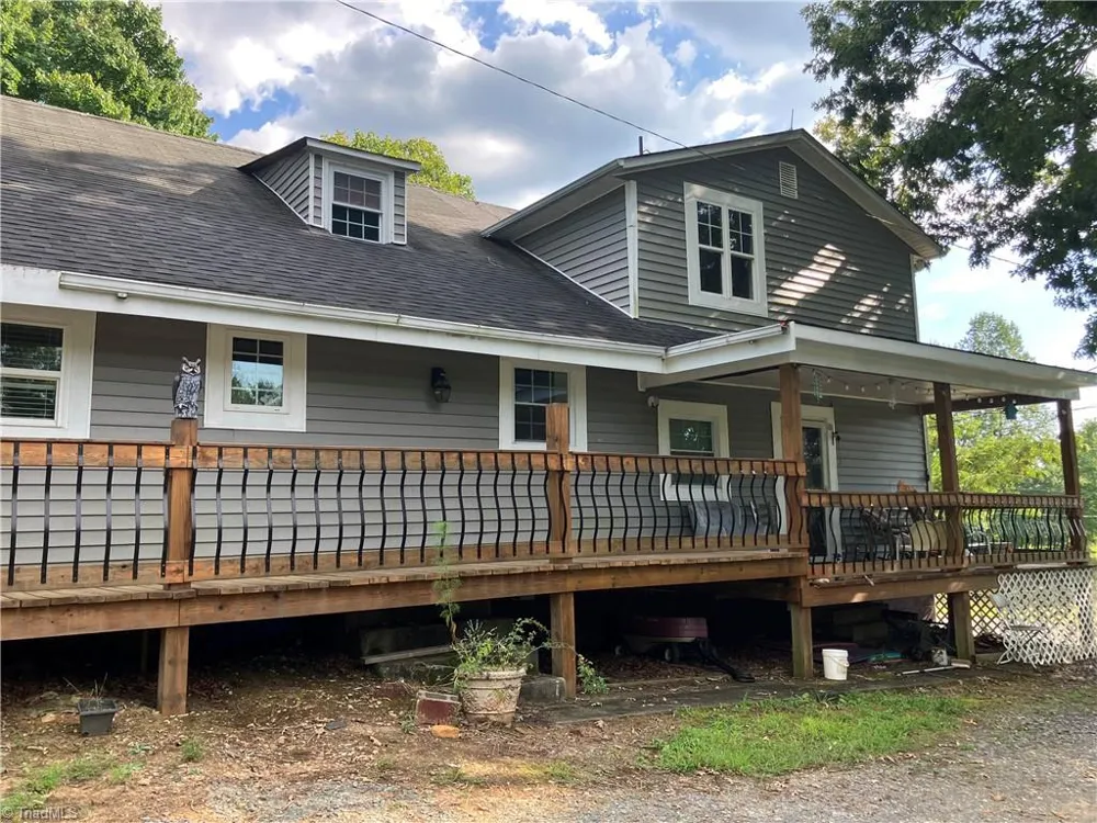 1016 Sanders Shelton Road Westfield, NC 27053