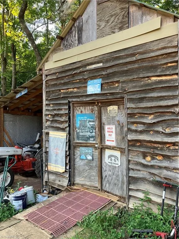 1016 Sanders Shelton Road Westfield, NC 27053