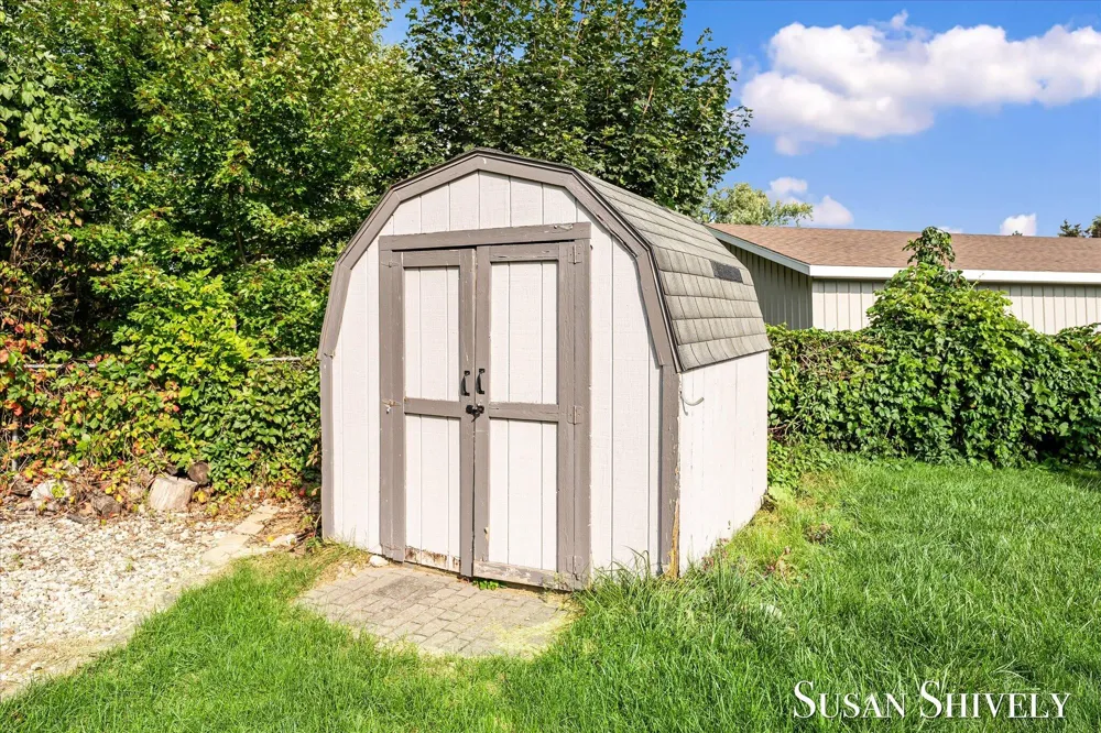 5022 Montauk Drive NW Alpine Township, MI 49321