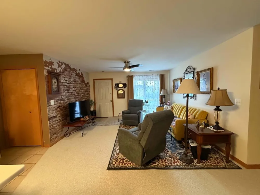 24134 Wedgewood Circle #39 Warren City, MI 48091