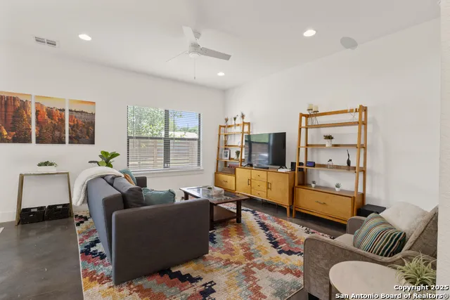 210 Utah #UNIT 701 San Antonio, TX 78210