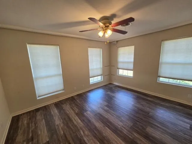 5728 Rockhill Road Fort Worth, TX 76112