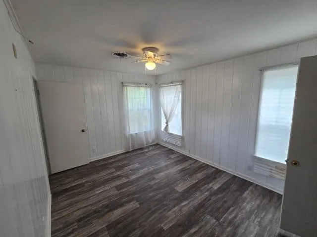 5728 Rockhill Road Fort Worth, TX 76112