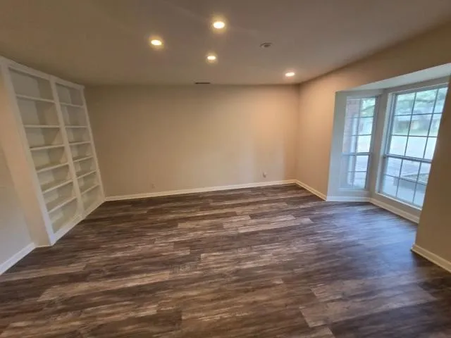 5728 Rockhill Road Fort Worth, TX 76112