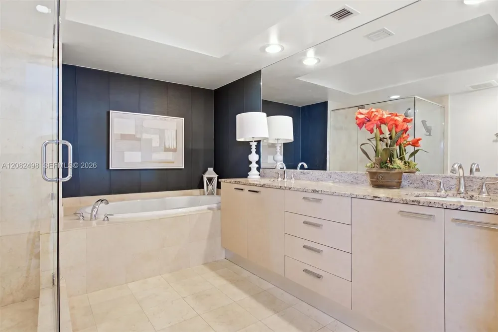 1850 S Ocean Dr #2305 Hallandale Beach, FL 33009