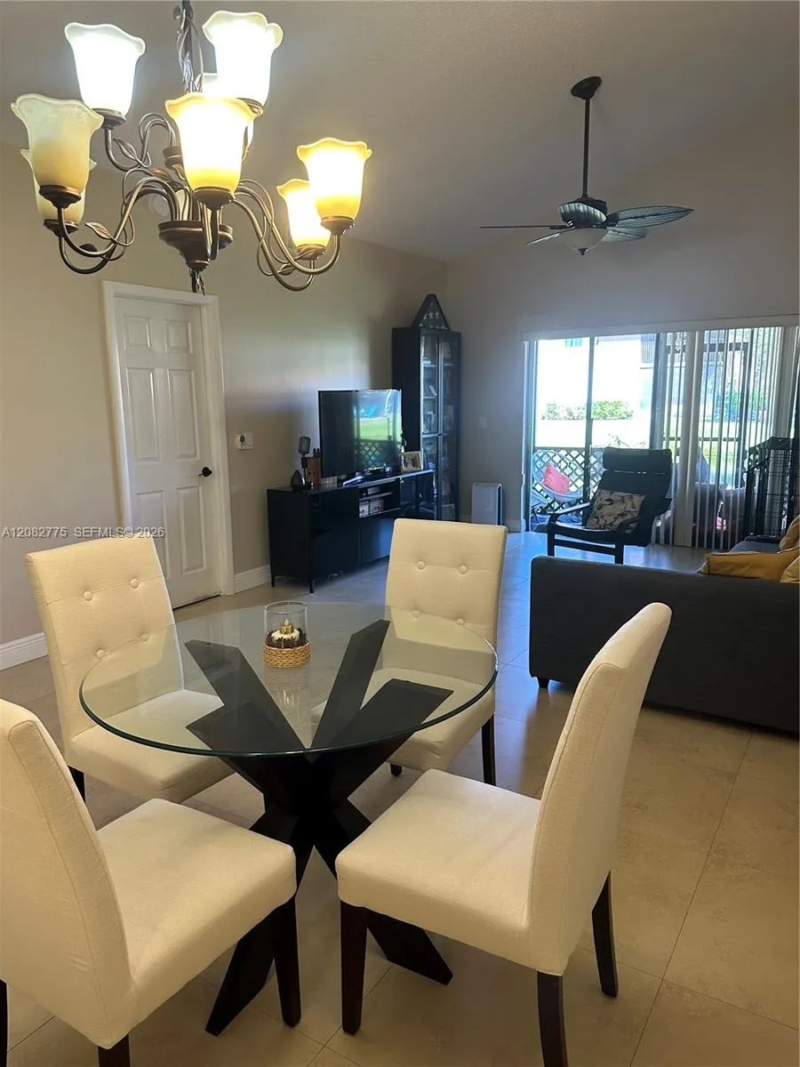 445 Lakeview Dr #1 Weston, FL 33326