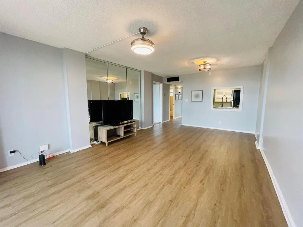 109 ROYAL PARK DRIVE #4D Oakland Park, FL 33309