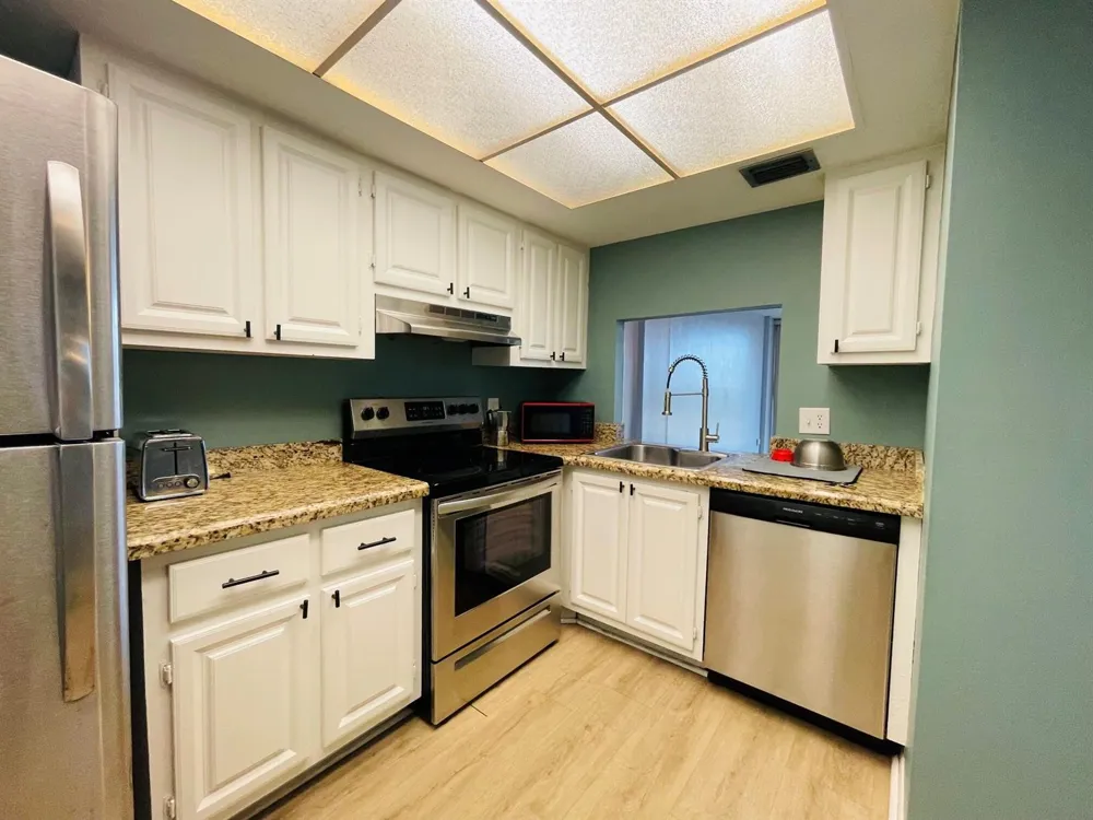 109 ROYAL PARK DRIVE #4D Oakland Park, FL 33309