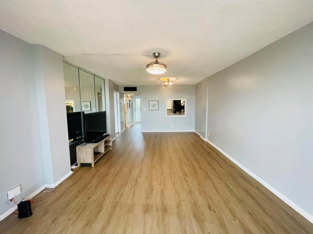 109 ROYAL PARK DRIVE #4D Oakland Park, FL 33309