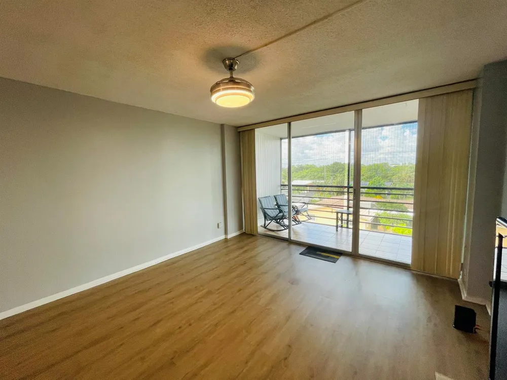 109 ROYAL PARK DRIVE #4D Oakland Park, FL 33309