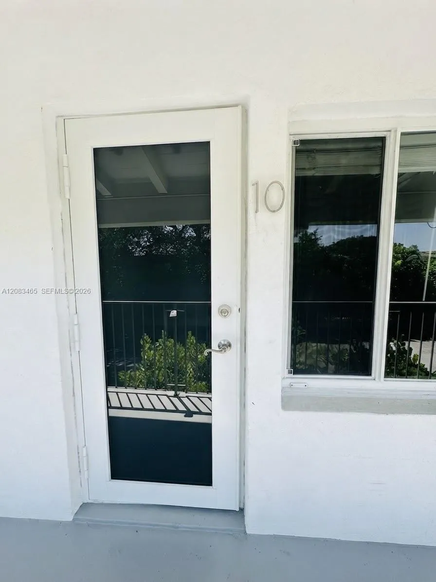648 NE 80th St #10 Miami, FL 33138