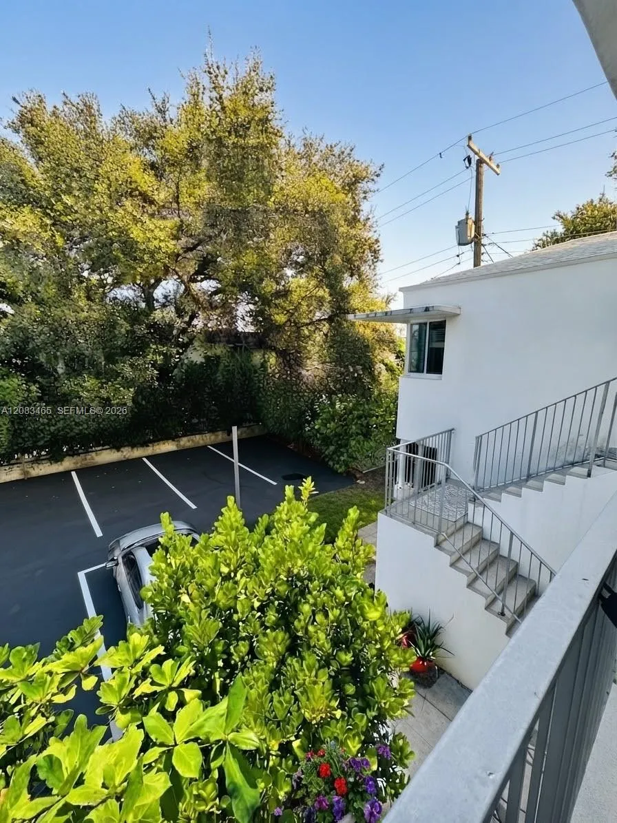 648 NE 80th St #10 Miami, FL 33138