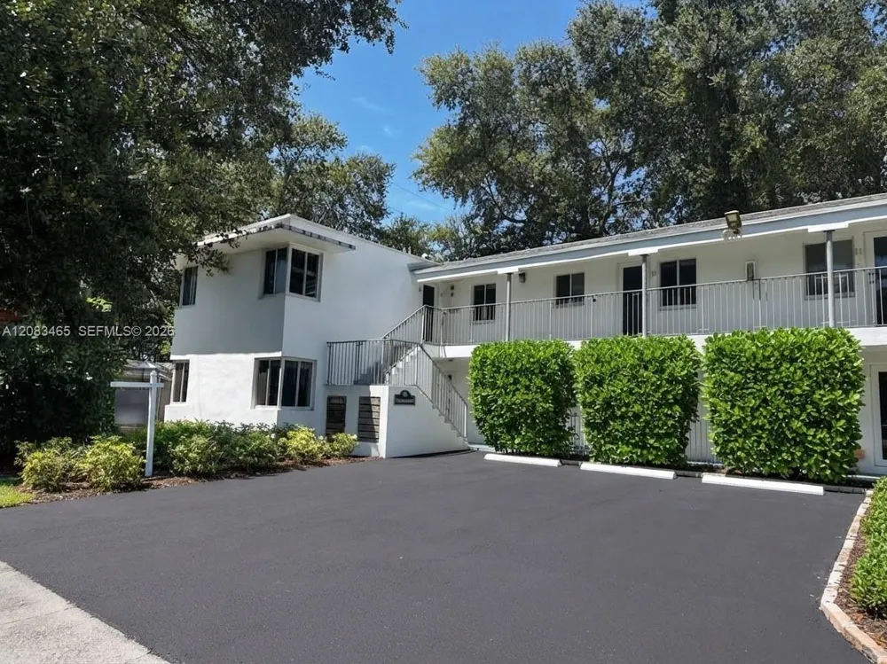 648 NE 80th St #10 Miami, FL 33138
