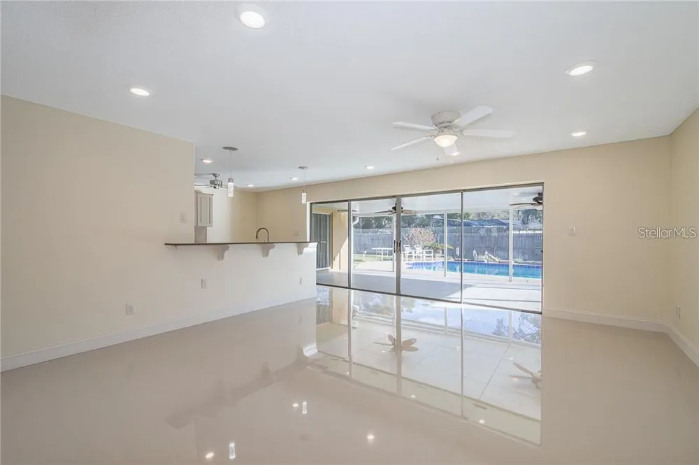 6195 VALERIAN BOULEVARD Orlando, FL 32819
