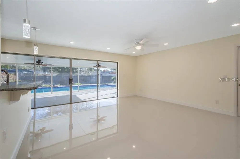 6195 VALERIAN BOULEVARD Orlando, FL 32819