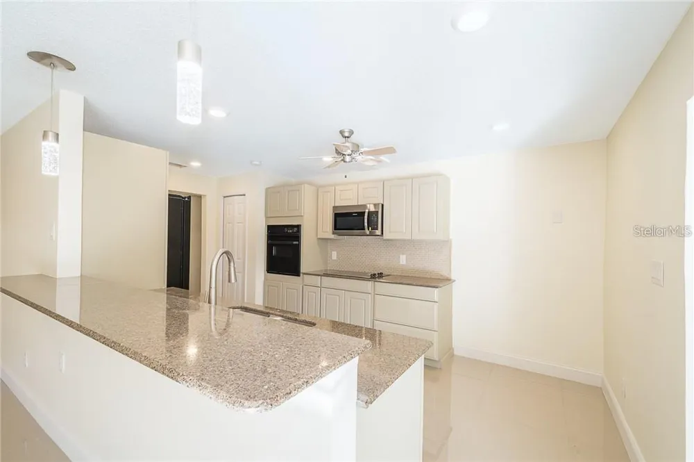 6195 VALERIAN BOULEVARD Orlando, FL 32819