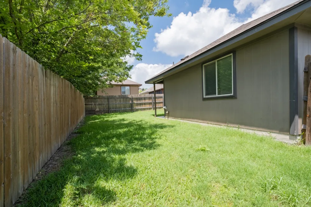 100 Azurite Drive Jarrell, TX 76537