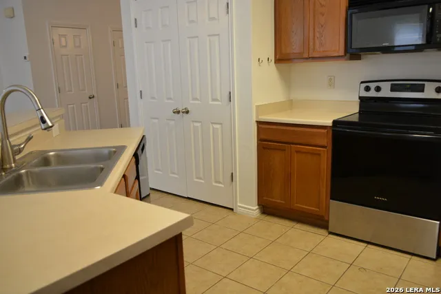 11842 GARDEN GATE San Antonio, TX 78213